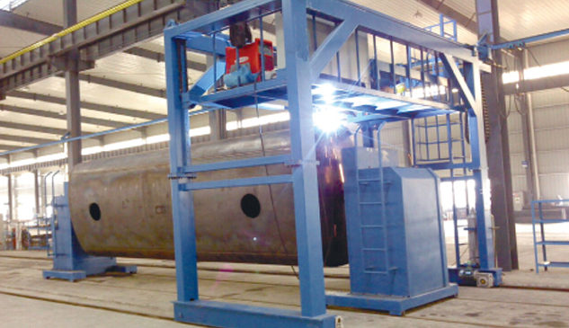 Gantry type automatic welding machine for tank with special section