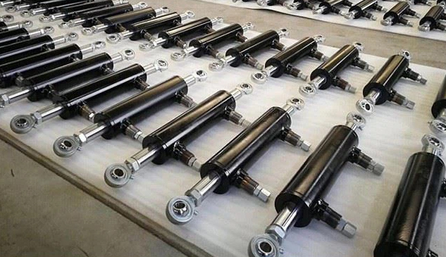Double Acting Double Rod Cylinder